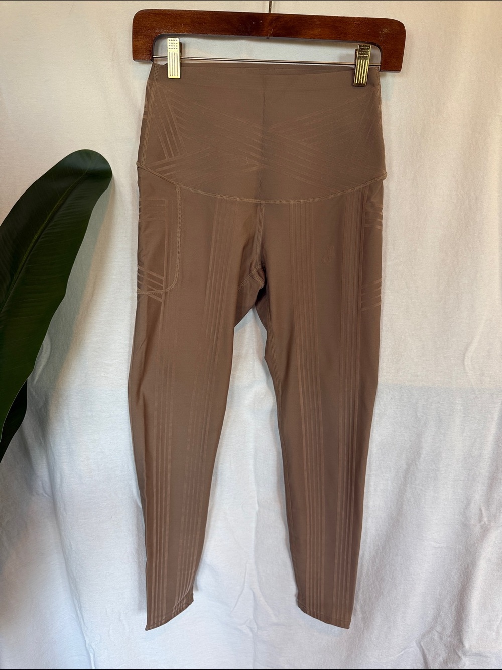 High-Rise Brown Active Leggings with Side Pocket